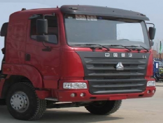 重汽豪沃前四后八36.6立方粉粒物料運(yùn)輸車(chē)