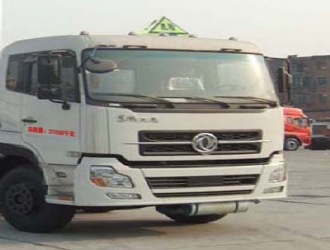 國(guó)四東風(fēng)天龍前四后八21.7噸運(yùn)油車(chē)