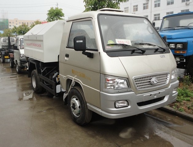 福田時(shí)代金剛拉臂式垃圾車(chē)