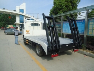 國四東風(fēng)勁勇豪華平板運(yùn)輸車