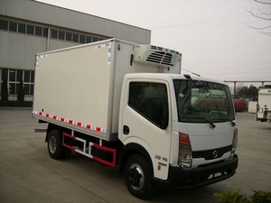 藍(lán)牌國(guó)四鄭州日產(chǎn)廂長(zhǎng)4米冷藏車(chē)