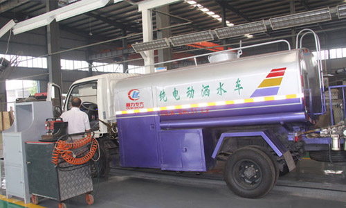 新能源電動(dòng)灑水車圖片