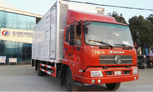 東風(fēng)天錦畜禽運(yùn)輸車圖片
