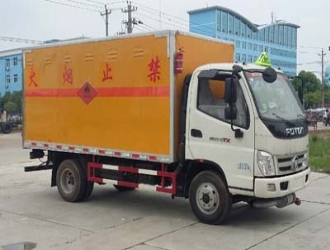 國五福田奧鈴易燃液體廂式運輸車