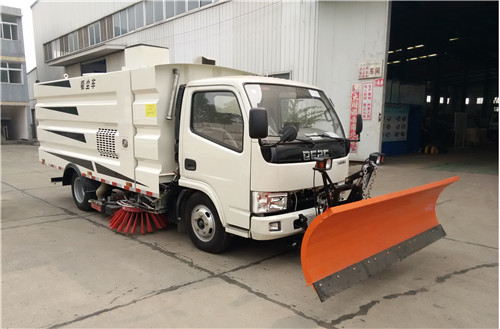 本車輛可加裝雪鏟，掃刷，前沖后灑，實(shí)現(xiàn)車輛的一車多用（圖7）
