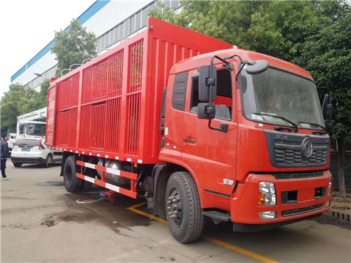 東風(fēng)天錦箱體6.75米倉(cāng)柵式運(yùn)豬車(chē)