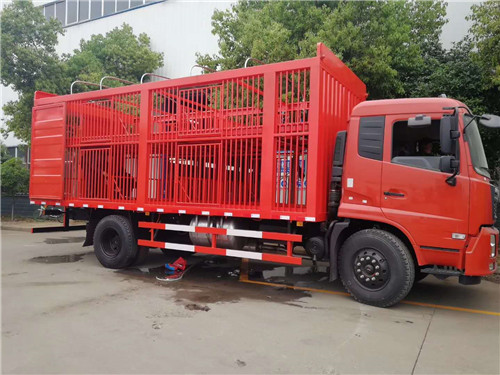 東風(fēng)天錦箱體6.75米倉(cāng)柵式運(yùn)豬車(chē)