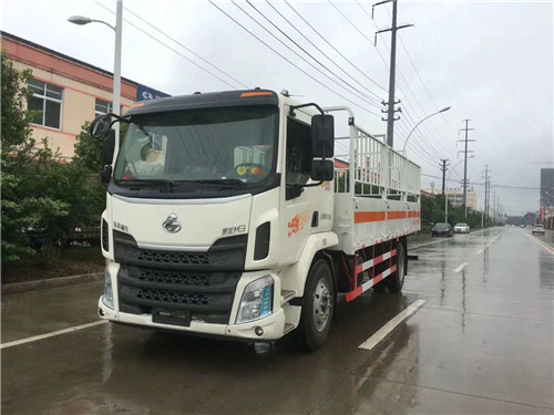 東風(fēng)柳汽廂長(zhǎng)6.8米氣瓶運(yùn)輸車(chē)