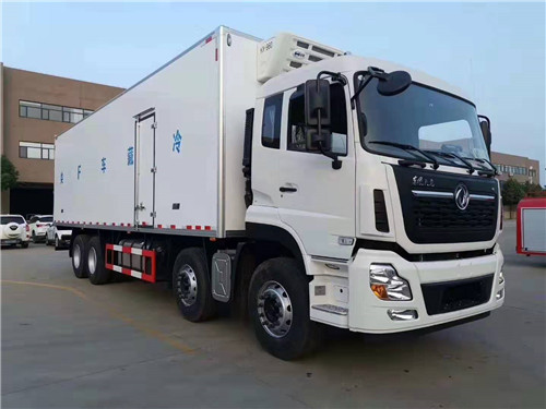 東風天龍VL款前四后八9.6米冷藏車
