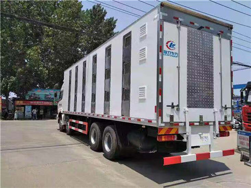 東風(fēng)多利卡D9型6.8米雛禽運(yùn)輸車