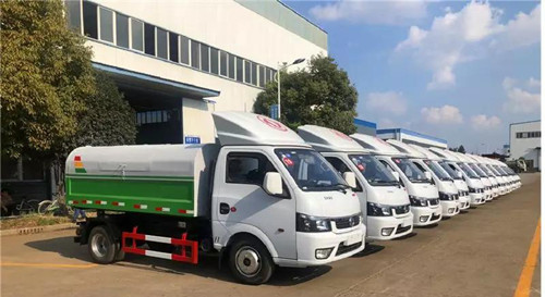 東風(fēng)途逸密封自卸式垃圾車(chē)