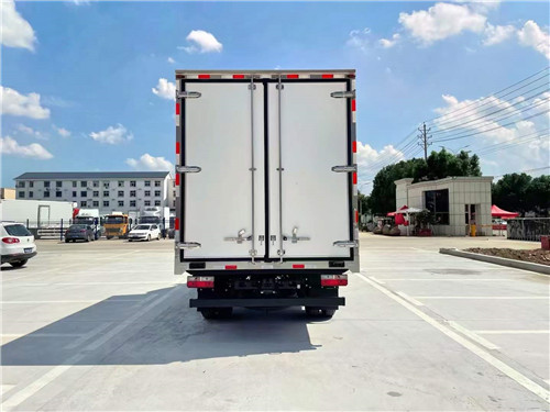 東風凱普特星云國六冷藏車