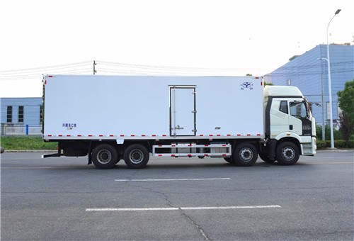 解放J6P 前四后八高頂雙臥9.27米冷藏車(國六)